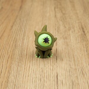 Tiny Nothic Miniature | 3D Printed Glow-in-the-Dark Eye Monster for TTRPG Games