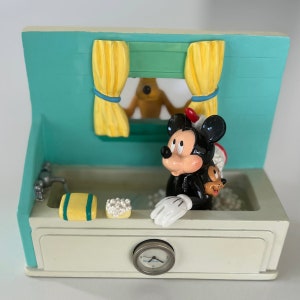 VTG extremely rare Mickey In Bath tub with Pluto at window figurine clock