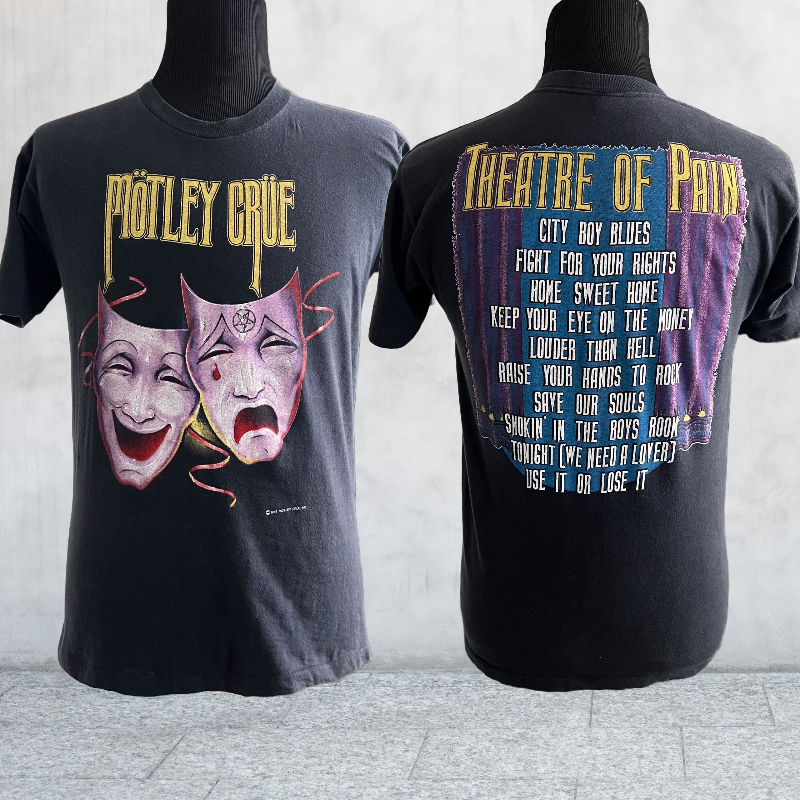 Vintage 1985 Motley Crue Theatre Of Pain Tour T-shirt. Large Vintage 1985 Motley Crue Theatre Of Pain Tour T-shirt. Large
