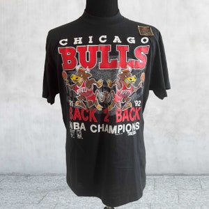 Vintage 1992 NBA Finals Caricature T-shirt Basketball Bulls Blazers Pippen  Drexler – For All To Envy