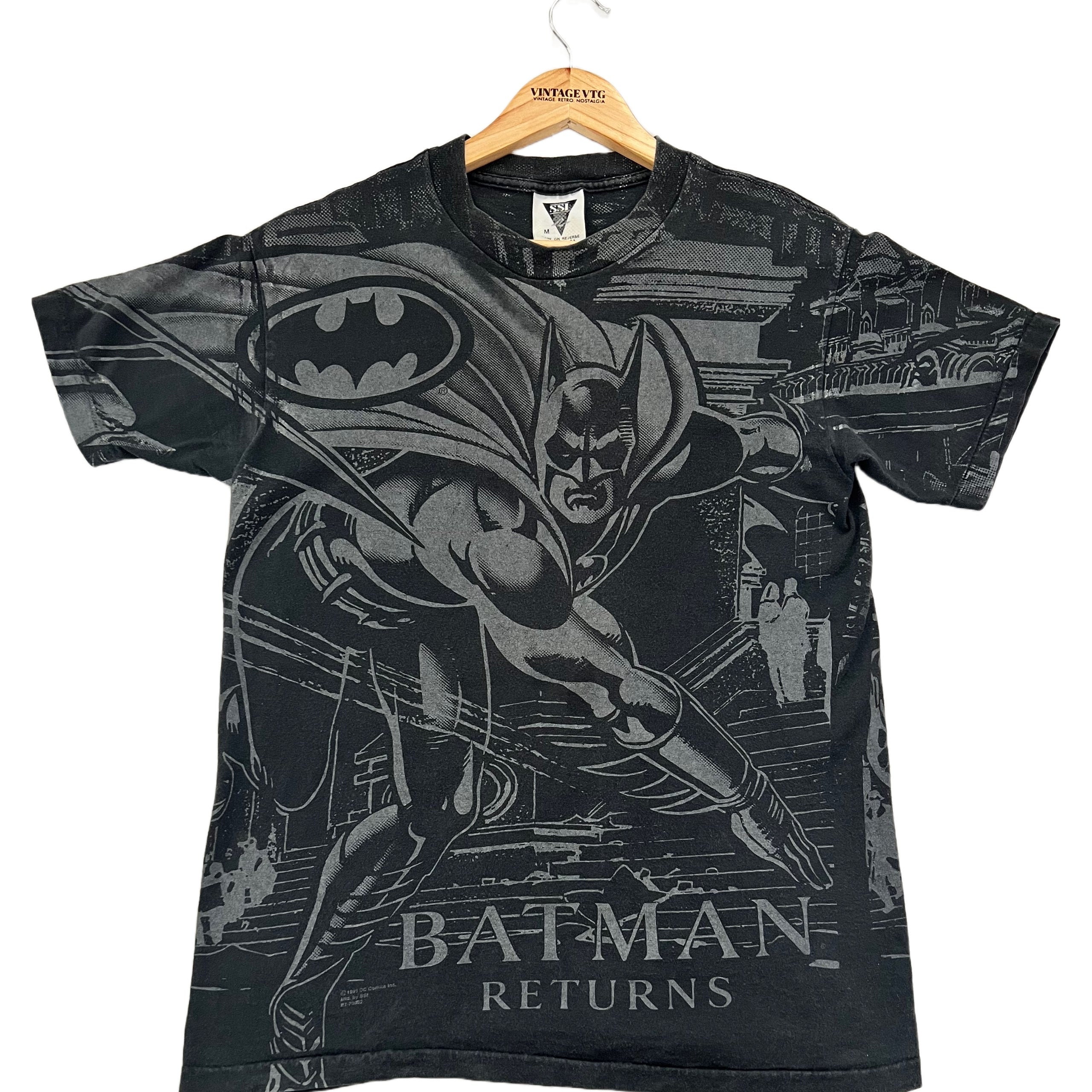 Vintage Batman Returns 1991 Movie All Over Print T-shirt. Medium