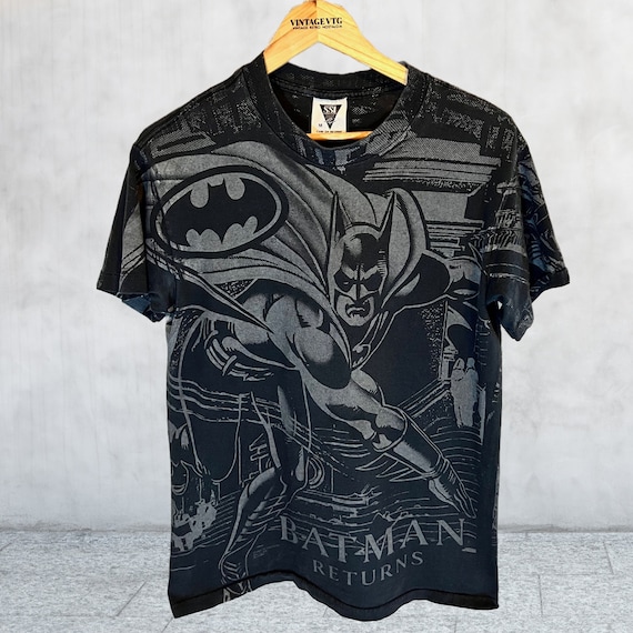 Vintage Batman Returns 1991 Movie All Over Print T-shirt. Medium