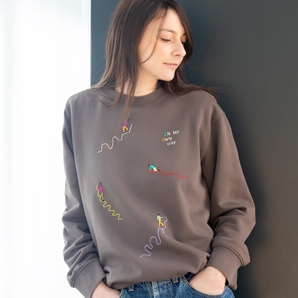 Sweat shirt brown oOn my own way  cotton with embroidered design