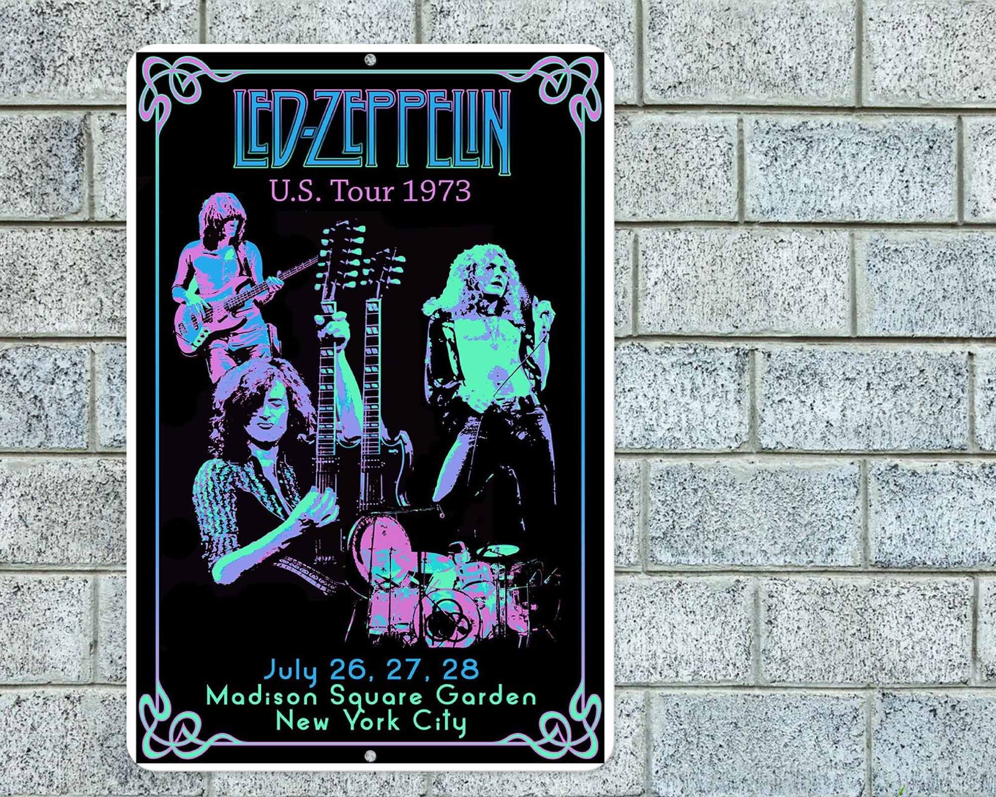 ＬＥＤ・ＺＥＰＰＥＬＩＮ　ピンナップポスター（非売品） Amazon.com: Studio B Poster Led Zeppelin - Zeppelin 1 36x24