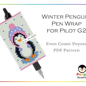 Puede incluir: Un patrón PDF para una envoltura de bolígrafo de pingüino de invierno para un bolígrafo Pilot G2. El patrón es para tejido de cuentas de peyote de conteo par. La imagen muestra una envoltura de bolígrafo de cuentas con un pingüino que lleva un gorro rosa y azul.