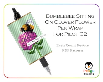 Abejorro con cuentas sentado en la flor del trébol Incluso cuenta Peyote Pen Wrap para Pilot G2 - Miyuki Delica Beading Pattern PB-10048