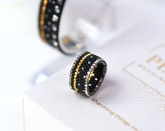 Beaded Black Ring as Seed Bead Ring Pattern - Peyote Ring Beading Pattern, Miyuki Delica Beads, PB-10265 - Camelia