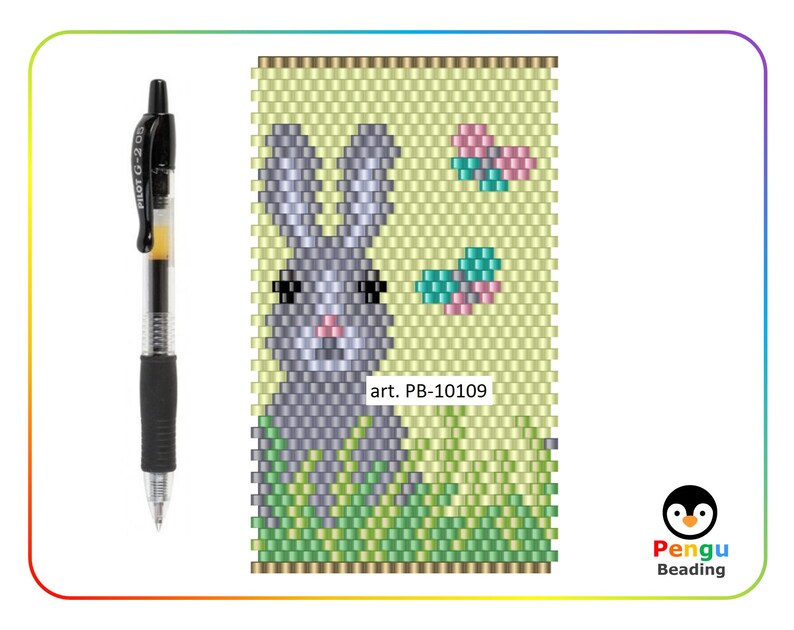 Puede incluir: Un patr&oacute;n de abalorios para un conejito gris con hierba verde y mariposas rosas y azules. El patr&oacute;n est&aacute; etiquetado como "art. PB-10109".