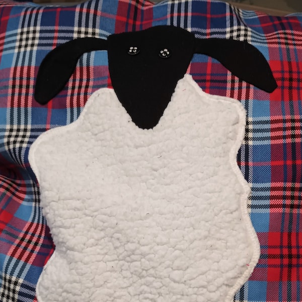 Coussin mouton en tissus écossais pour votre canapé