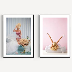 Conjunto de 2 arte retro de Barbie, descarga digital, impresión rosa preppy, arte de muñeca vintage, estética Y2K, arte femenino, vanguardista, regalo moderno, barbie mala