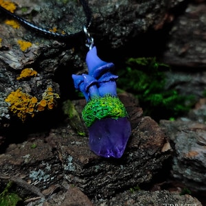 Pilze Amethyst Anhänger | Handgemachte Hexe Halskette | Fimo verzauberte Schmuckstücke | Cottagecore und fairycore Ästhetik | Tiefe Hölzer