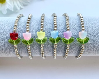 Glass Tulip Beaded Bracelet. Silver Bead Flower Bracelet. Spring Flower Bracelet. Spring Gift. Easter Flower Bracelet