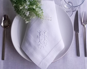 Serviette de table de mariage blanche à monogramme, serviette en lin personnalisée, serviette en lin personnalisée, serviette en lin ajourée, serviette de table personnalisée cadeau de pendaison de crémaillère