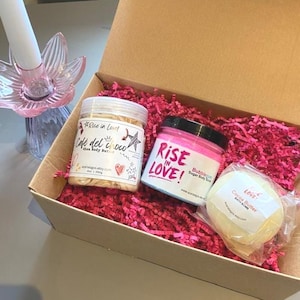 Whipped Shea Body Butter Spa Gift Set: Sugar Scrub & Bath Bomb