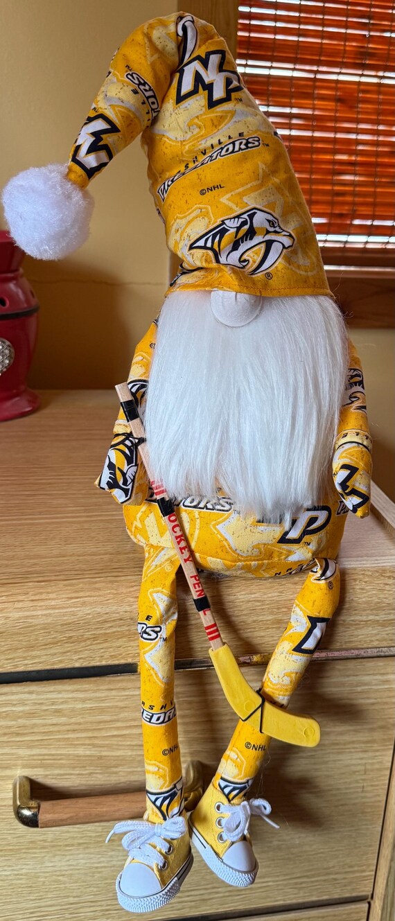 NHL Nashville Predators Sitting Gnome
