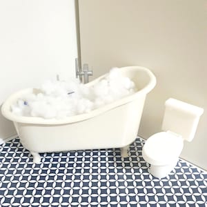 1:6 Miniatur Puppenhaus Puppe weiss bej Badewannen Badezimmer Set Toilette 3D Kunststoff bodenmontiert Duschkopf