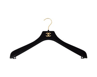 Chanel Coco Kleidung Anzug Kleiderbügel Schwarz Gold Samt Vintage