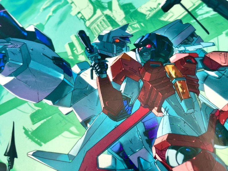 Puede incluir: Ilustraci&oacute;n de dos robots en una pose din&aacute;mica, ambientada en un paisaje urbano futurista. Los robots son principalmente azules, rojos y blancos, con ojos rojos brillantes. Uno de ellos sostiene un arma.