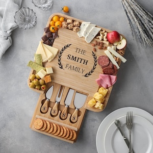 Personalized Charcuterie Board Set, Wedding Gift for Couples, Bridal Shower Gift, Housewarming Gift for New Home Buyers, Anniversary Gift