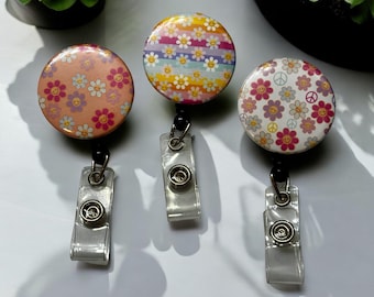 Retro flower Badge Reel-retro peace-retro daisy- nurse-gift