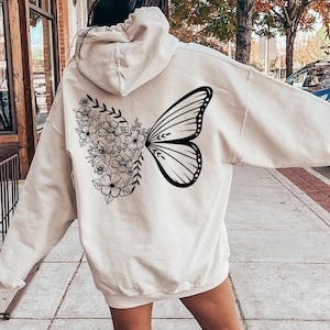 Blumen Schmetterling Sweatshirt, Natur Liebhaber Hoodie, Minimalist Schmetterling Shirt, DP6188