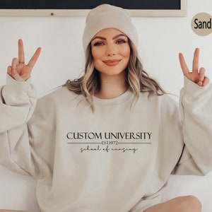 Kundenspezifisches College-Hemd, kundenspezifisches Schulhemd, kundenspezifisches Entwurfs-Hochschul-Hemd, personalisiertes College-Hemd, kundenspezifische Geschenke für Frauen, DA6540