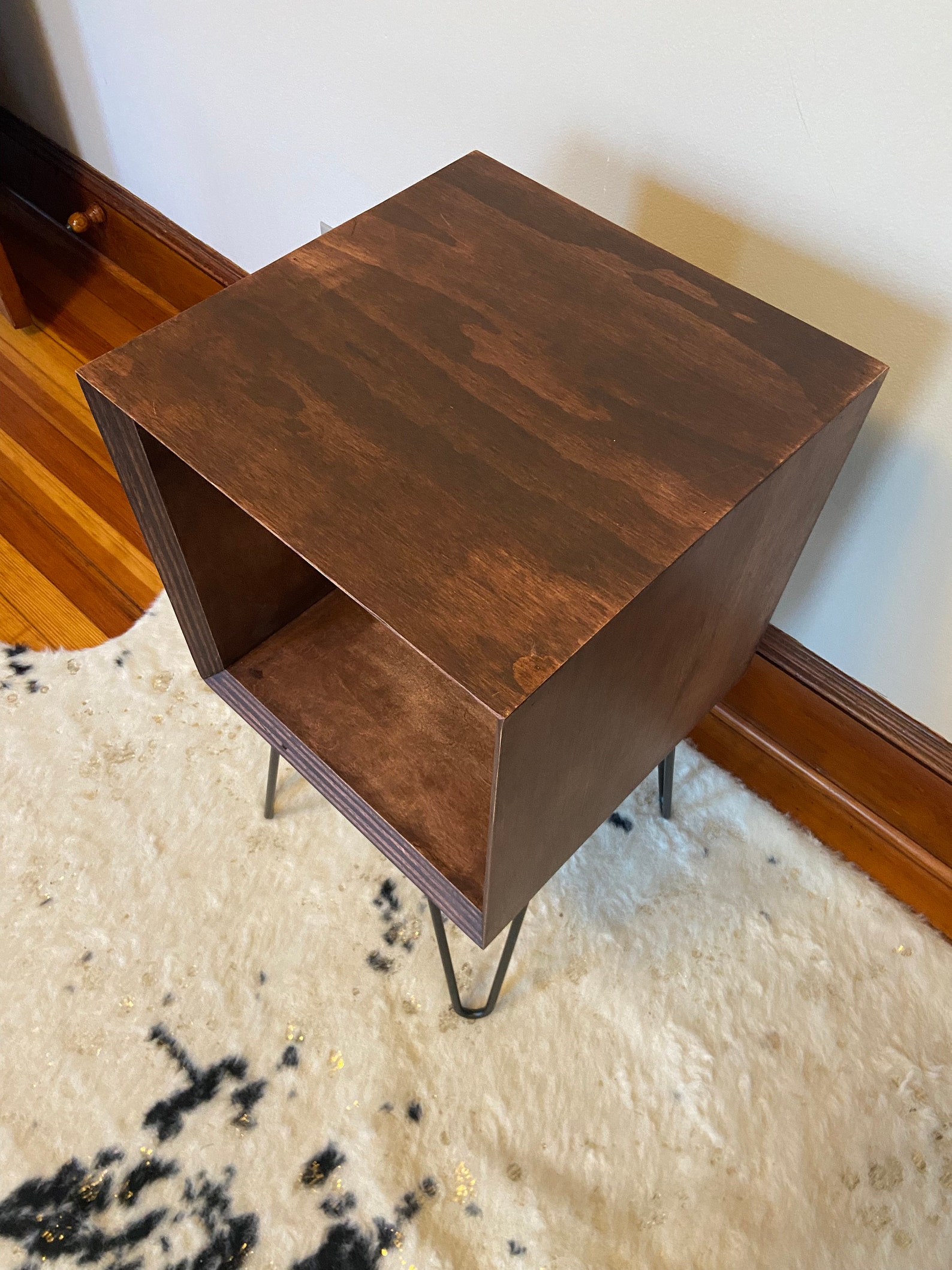 Minimalist Mid Century Modern Vinyl Record Storage and Turntable Stand