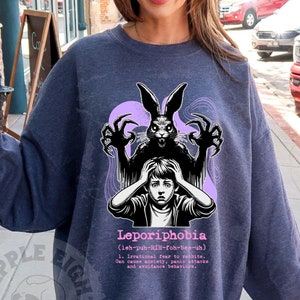 Camiseta de conejo de Pascua aterradora, Pascua divertida, Pascua linda, conejo de Pascua espeluznante, camiseta de conejo de Pascua con brujas, conejo con grafiti psicodélico, Pascua espeluznante