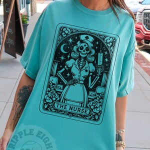 Die Krankenschwester Tarotkarte, Tarotkarte Die Krankenschwester, Tarotkarte, Krankenschwester, Krankenschwester Life Shirt, süßes Krankenschwester-T-Shirt, Comfort Colors® T-Shirt, Krankenschwester