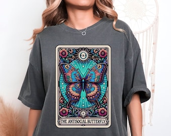 Camiseta mariposa antisocial, camiseta antisocial, camiseta antisocial, camisa de salud mental, colores cómodos, camiseta de cartas tarot