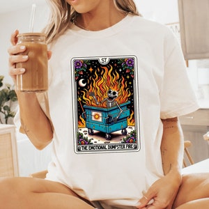 Carte de tarot drôle de feu de benne à ordures, couleurs de confort, squelette émotionnel, tshirt de carte de tarot de crâne de sorcière