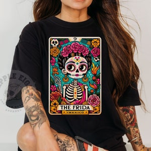 Camiseta da carta de tarô Frida, camiseta da Frida Kahlo, camiseta engraçada da caveira mexicana latina esqueleto Catrina, caveira Chola, esqueleto sarcástico