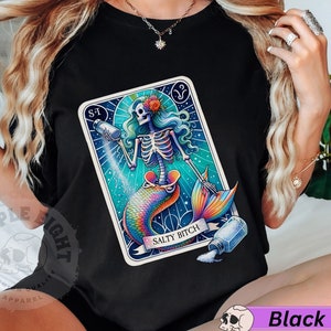 Salzige Hündin Tarot Karte Shirt, Hexen Meerjungfrau Tarot Karte, Nautische Meerjungfrau Sirene Tarot Karte Shirt, Komfort Farben Shirt, freches Tarot Karte Tee