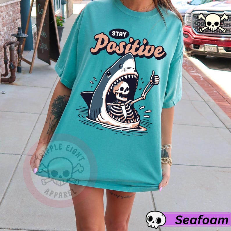 Koszulka Stay Positive Shark Attack Vintage Retro Comedy Funny, Koszulka Stay Positive, Koszulka Shark Attack, Zabawna koszulka Shark, Humor Stay Positive Seafoam