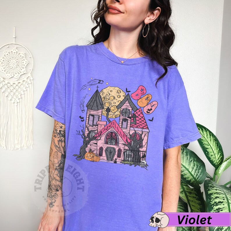 Spökhus Halloween-t-shirt, kuslig säsong-t-shirt, läskig tjej-t-shirt, spöken, pumpor, spökhus-t-shirt, trendig Halloween-tröja, häxig bild 8