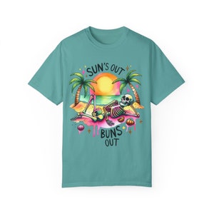 Zonnen uit broodjes uit tshirt, strand Vibes tshirt, Snarky skelet tshirt, comfort kleuren tshirt, trendy zomer shirt, Vacay Vibes, zomer tshirt afbeelding 10