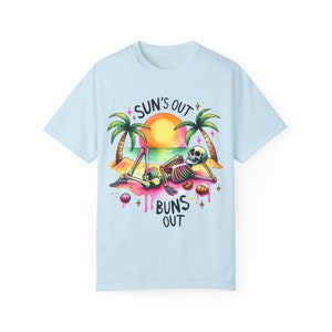 Zonnen uit broodjes uit tshirt, strand Vibes tshirt, Snarky skelet tshirt, comfort kleuren tshirt, trendy zomer shirt, Vacay Vibes, zomer tshirt afbeelding 9