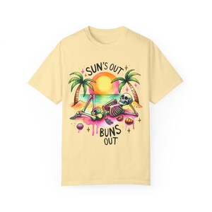 Zonnen uit broodjes uit tshirt, strand Vibes tshirt, Snarky skelet tshirt, comfort kleuren tshirt, trendy zomer shirt, Vacay Vibes, zomer tshirt afbeelding 7