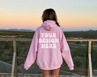 Gildan 18500 Hellrosa Hoodie Mockup, Rückseite Hoodie Mockup, Oversized Hoodie Mockup, Trendy Model Mockup Nature Mockup, Lifestyle Mockup