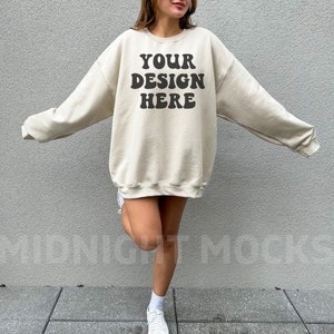 Gildan 18000 Sand Crewneck Mockup, Oversized Sweatshirt Mockup, Trendy Model Mockup, Outdoor Mockup, Nature Mock, Aesthetic Lifestyle Mockup
