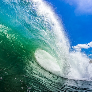 High-Resolution Perfect Wave Digital Download - Ocean Photography Wall Art for Surfers and Beach Lovers | Bali - High resolution