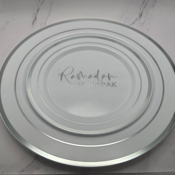 Ramadan Mubarak Plastic Plates | Decorative Party Tableware | Lightweight, disposable | Suhoor, Iftar | Ramadan Dinnerware, Eid Celebration