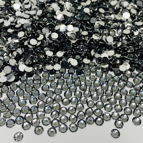 Resin Rhinestones in Black Diamond. NonHotfix FlatBack in 2mm 3mm 4mm & 5mm for Blinging Crafts, NailArt, Tumblers, Phonescases, Crocs, Cups