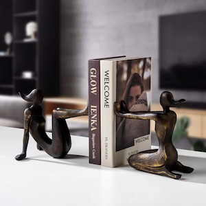 Abstract People Sitting Resin Bookend Ornament Sculpture Tabletop Home Decoration Modern Interior Gift