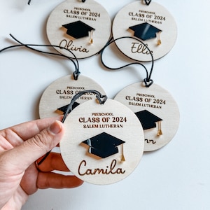 Abschlussfeier 2024 Holz Vorschulabschlussgeschenk Andenken College Abschlussklasse 2024 Ornament Geschenk Vorschulabschlussgeschenk 2024
