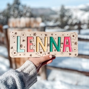 Quebra-cabeça de madeira com nome de flor, quebra-cabeça de nome floral sem pinos, presente personalizado para bebê, primeiro aniversário, quebra-cabeça, decoração de berçário de menina