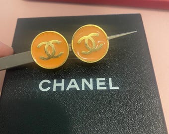 Pendientes vintage de clip con perlas de Chanel, primavera de 1995