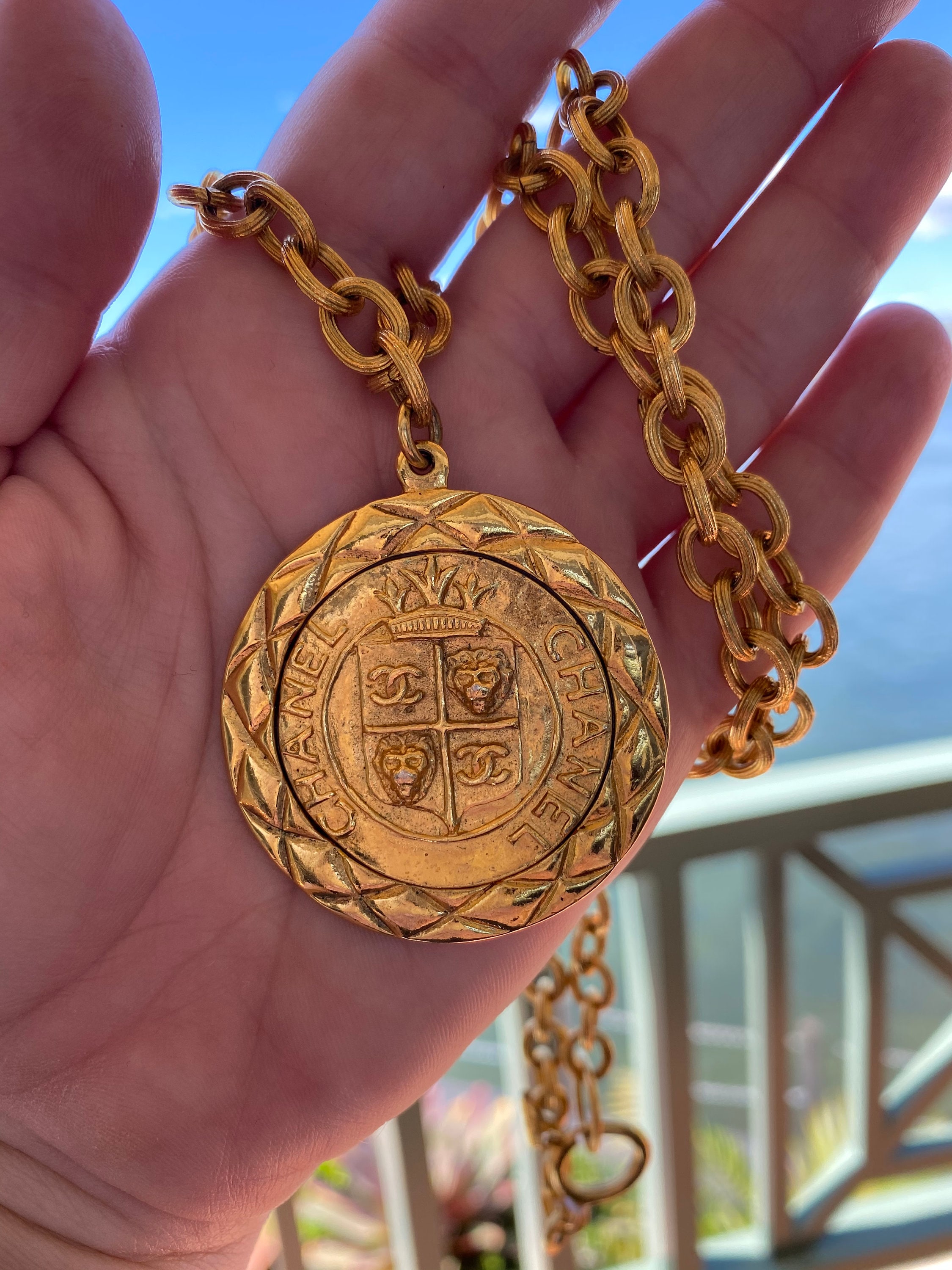 Chanel thick 2024 chain necklace