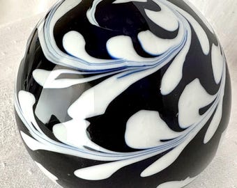Presse-papiers artistiques de style Murano en verre bleu cobalt, grande sphère blanche