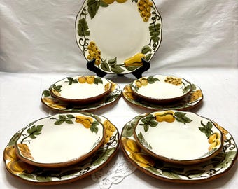 Ensemble de vaisselle 9 pièces fruit sculpté Stangl pour 4, assiettes peintes à la main, bols, plat de service vintage